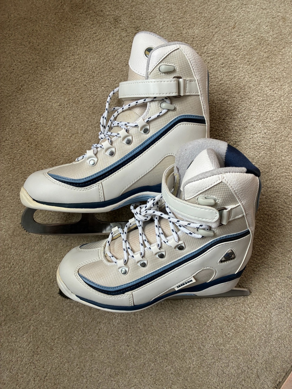Jackson Softec 8 Women’s Figure Skates White Blue